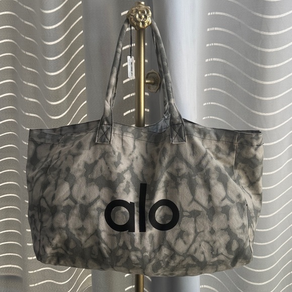 ALO Yoga Handbags - ALO Gray Patterned Tote Bag with Black Logo (New)